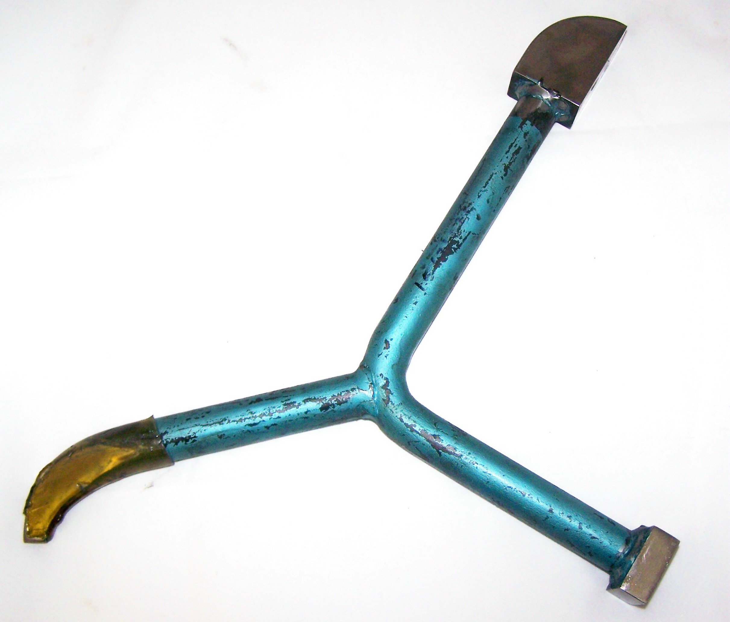 Vaughan Three-Arm Stake